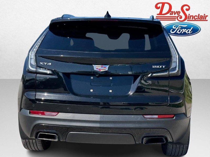 Cadillac XT4 Vehicle Full-screen Gallery Image 08
