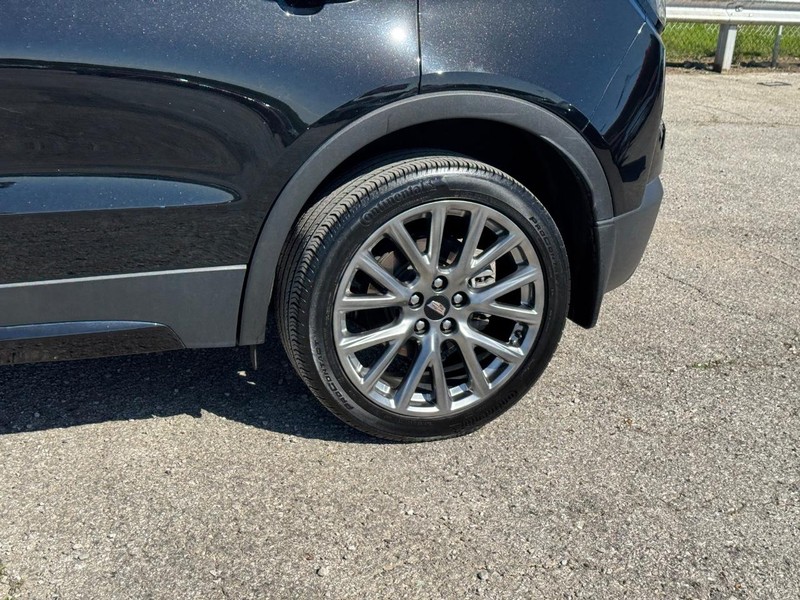 Cadillac XT4 Vehicle Full-screen Gallery Image 11