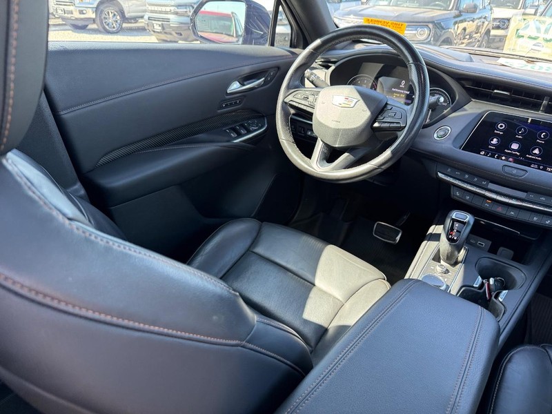 Cadillac XT4 Vehicle Full-screen Gallery Image 15