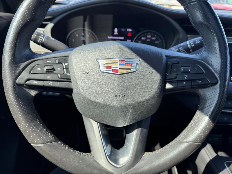 Cadillac XT4 Vehicle Full-screen Gallery Image 20