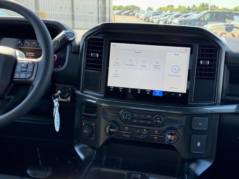 Ford F-150 Vehicle Full-screen Gallery Image 16