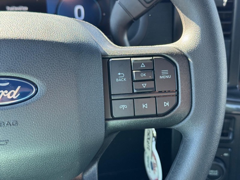 Ford F-150 Vehicle Full-screen Gallery Image 21