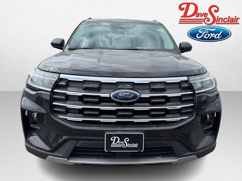 Ford Explorer Vehicle Full-screen Gallery Image 02