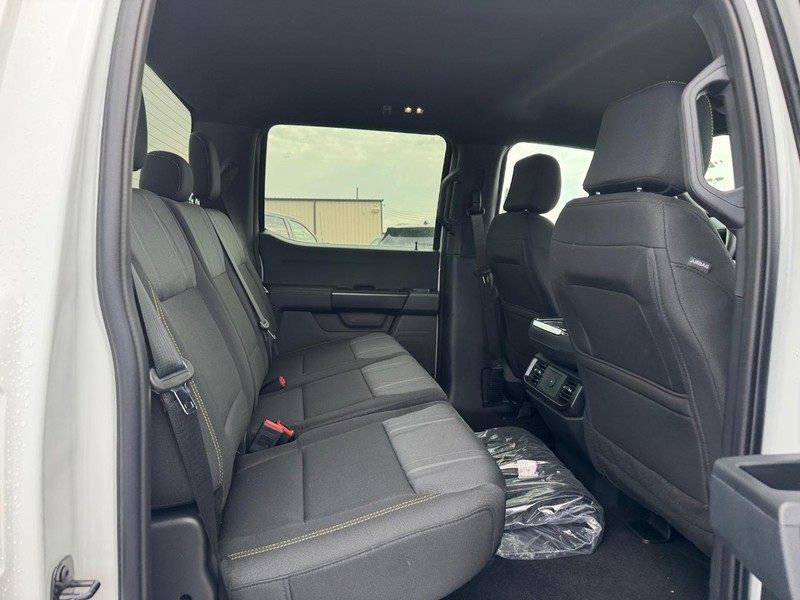 Ford F-150 Vehicle Full-screen Gallery Image 13