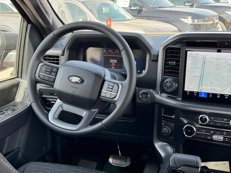 Ford F-150 Vehicle Full-screen Gallery Image 15