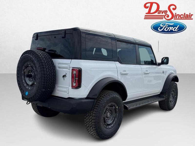 Ford Bronco Vehicle Full-screen Gallery Image 07
