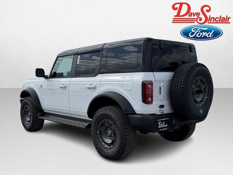 Ford Bronco Vehicle Full-screen Gallery Image 09