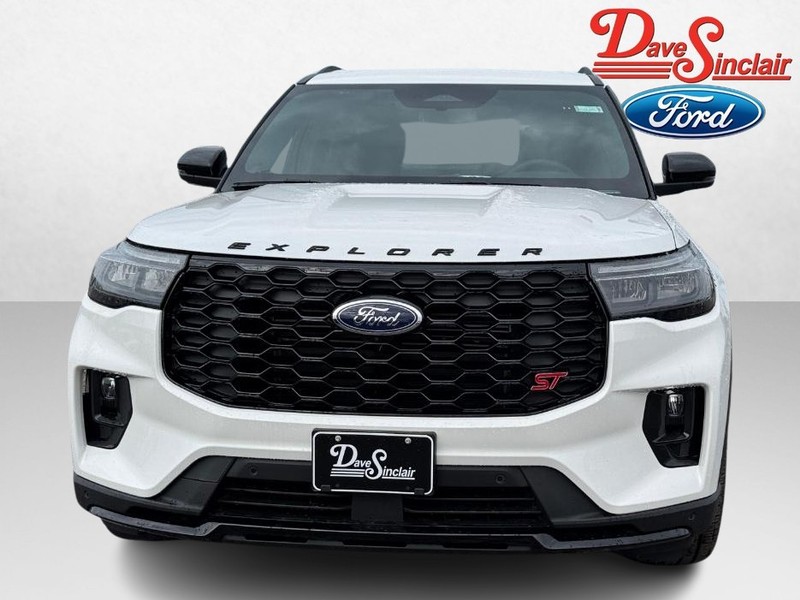 Ford Explorer Vehicle Full-screen Gallery Image 02