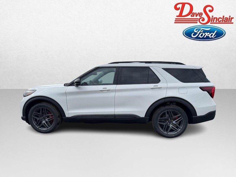 Ford Explorer Vehicle Full-screen Gallery Image 10