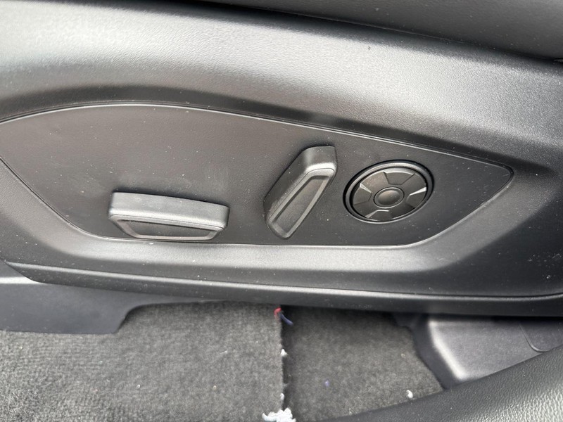 Ford Explorer Vehicle Full-screen Gallery Image 20