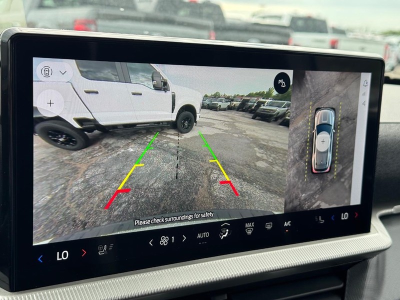 Ford Explorer Vehicle Full-screen Gallery Image 27