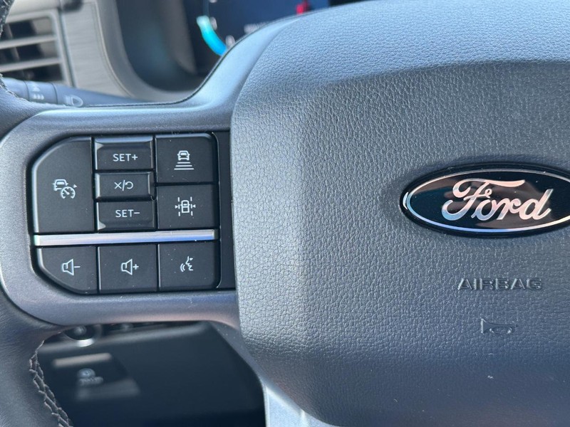 Ford F-150 Vehicle Full-screen Gallery Image 21