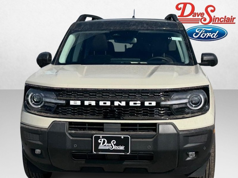 Ford Bronco Sport Vehicle Full-screen Gallery Image 02