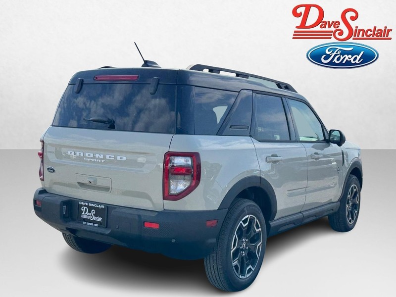 Ford Bronco Sport Vehicle Full-screen Gallery Image 07