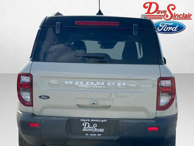 Ford Bronco Sport Vehicle Full-screen Gallery Image 08