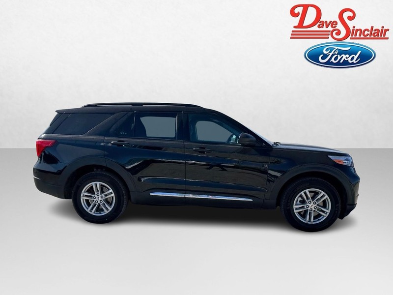 Ford Explorer Vehicle Full-screen Gallery Image 05