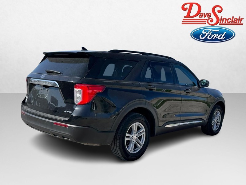 Ford Explorer Vehicle Full-screen Gallery Image 07