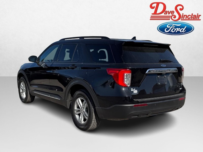 Ford Explorer Vehicle Full-screen Gallery Image 09