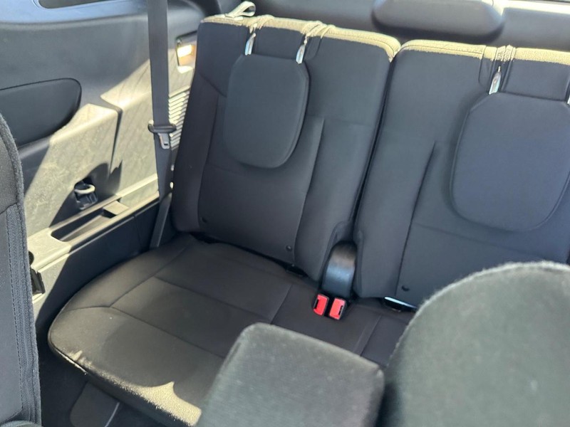 Ford Explorer Vehicle Full-screen Gallery Image 13