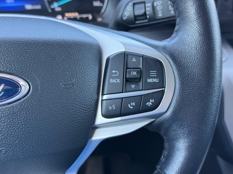 Ford Explorer Vehicle Full-screen Gallery Image 22