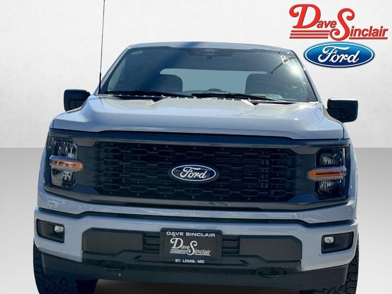 Ford F-150 Vehicle Full-screen Gallery Image 02