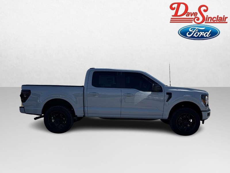 Ford F-150 Vehicle Full-screen Gallery Image 05
