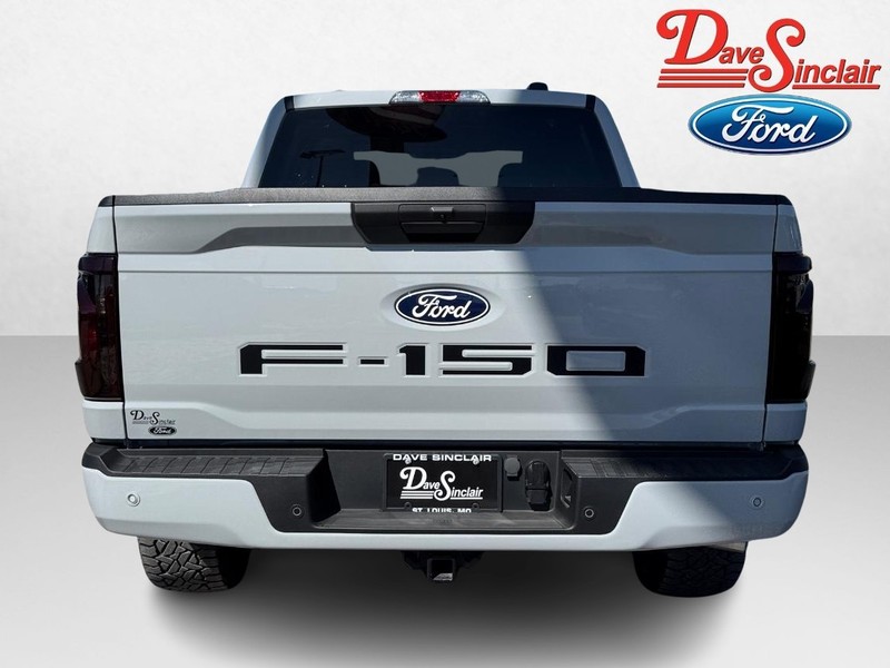 Ford F-150 Vehicle Full-screen Gallery Image 08