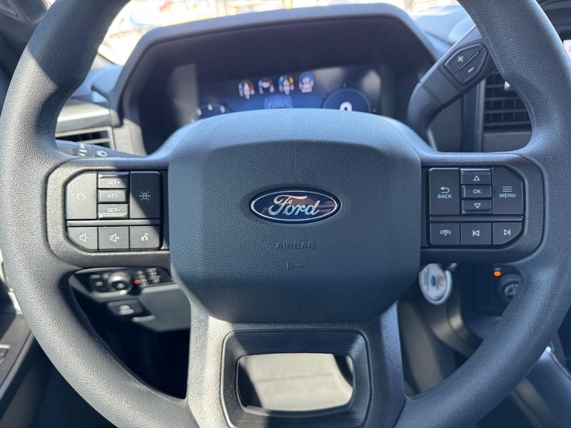 Ford F-150 Vehicle Full-screen Gallery Image 20