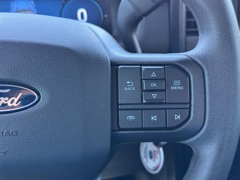 Ford F-150 Vehicle Full-screen Gallery Image 22