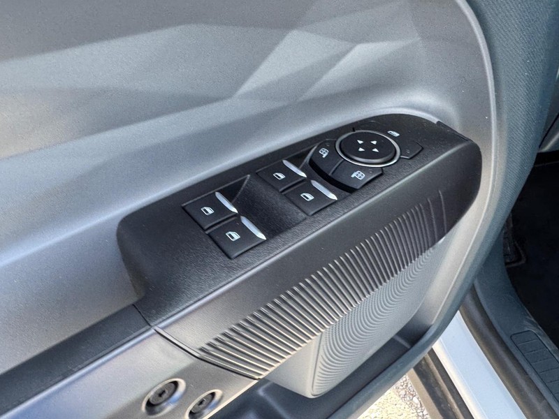 Ford Maverick Vehicle Full-screen Gallery Image 19