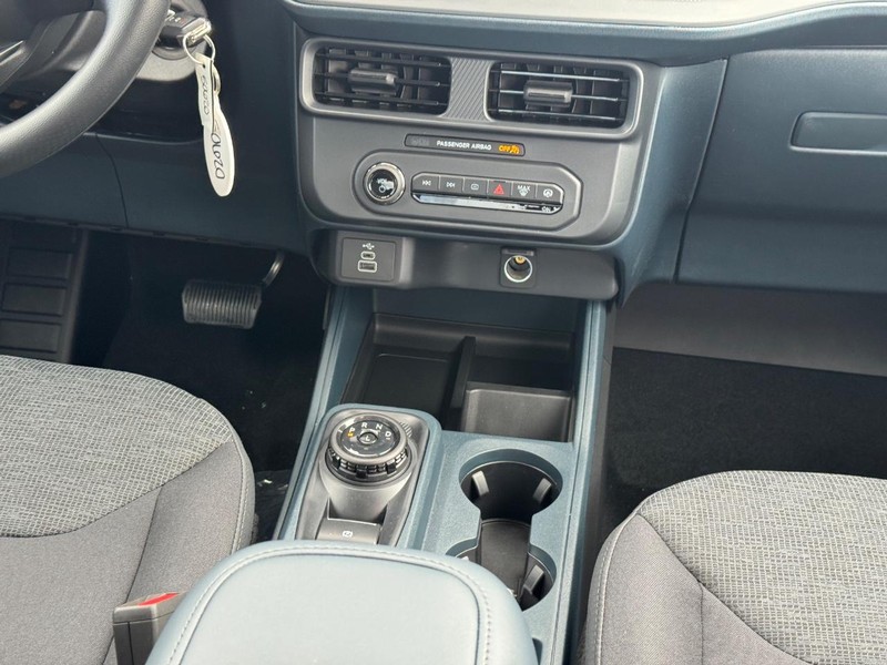 Ford Maverick Vehicle Full-screen Gallery Image 17