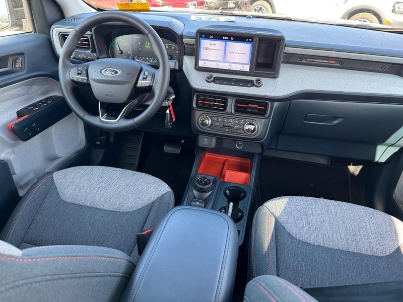 Ford Maverick Vehicle Full-screen Gallery Image 15