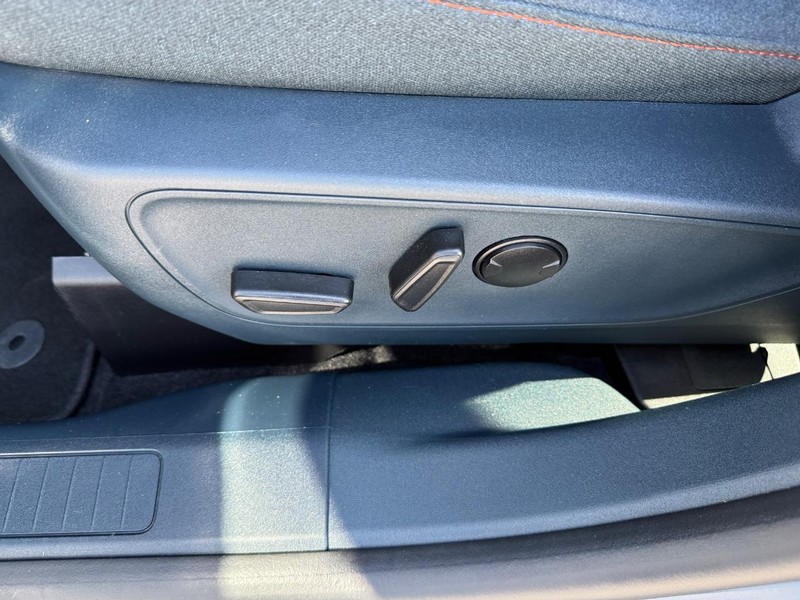 Ford Maverick Vehicle Full-screen Gallery Image 18