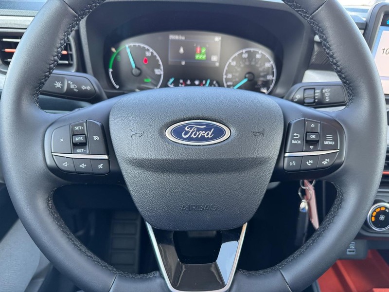Ford Maverick Vehicle Full-screen Gallery Image 19