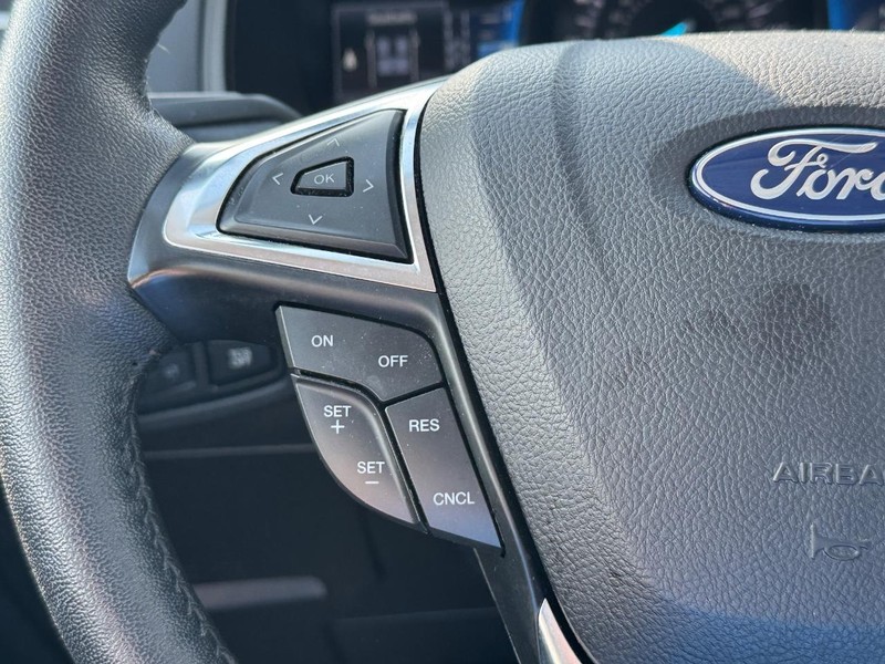 Ford Edge Vehicle Full-screen Gallery Image 21