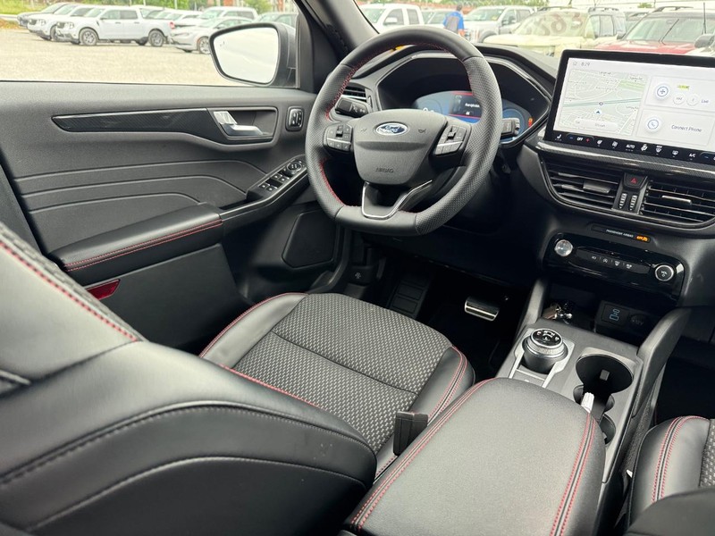 Ford Escape Vehicle Full-screen Gallery Image 14