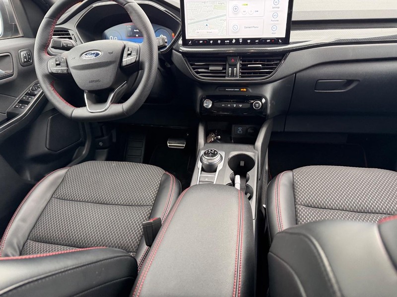 Ford Escape Vehicle Full-screen Gallery Image 15