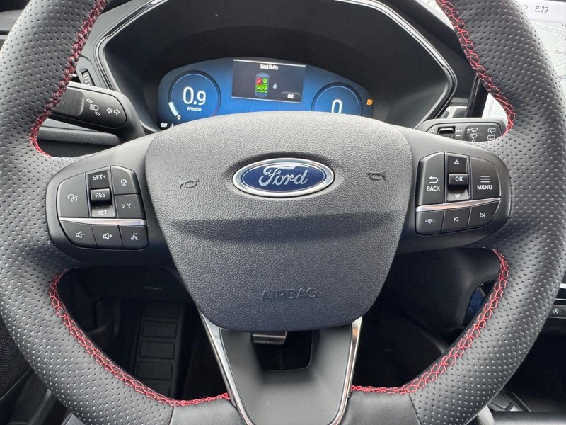 Ford Escape Vehicle Full-screen Gallery Image 20
