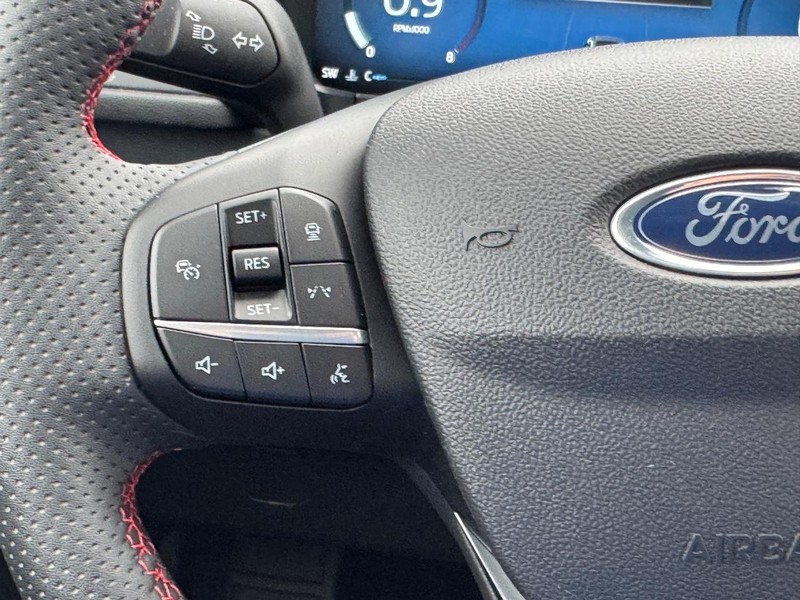 Ford Escape Vehicle Full-screen Gallery Image 21