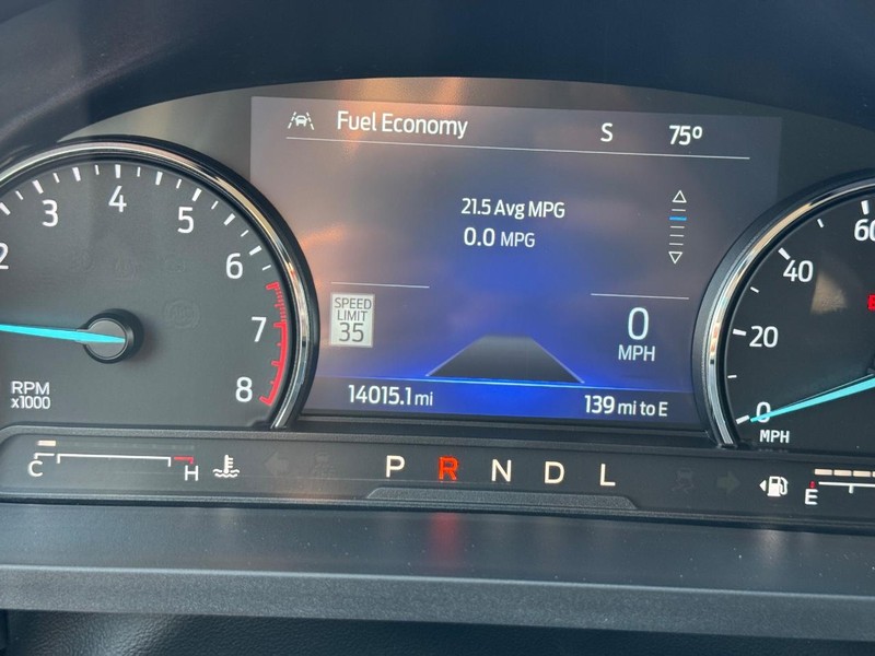 Ford Explorer Vehicle Full-screen Gallery Image 28