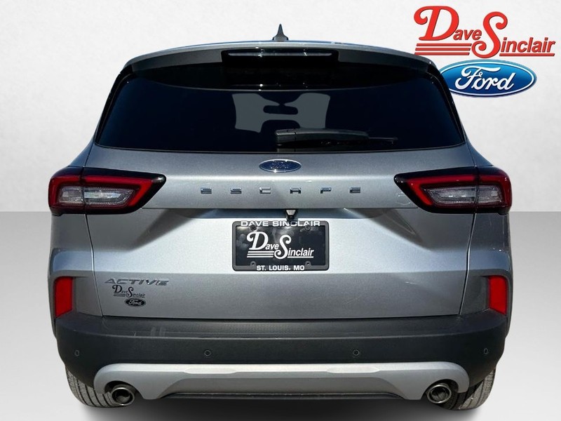 Ford Escape Vehicle Full-screen Gallery Image 08