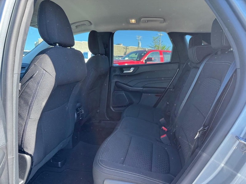 Ford Escape Vehicle Full-screen Gallery Image 12