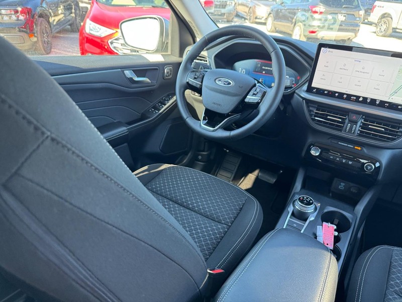 Ford Escape Vehicle Full-screen Gallery Image 14