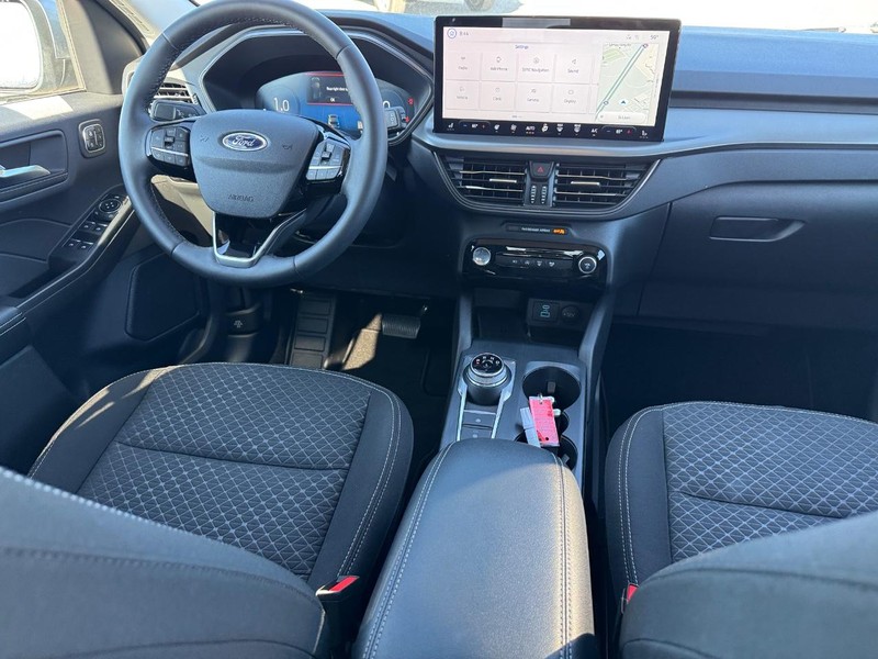 Ford Escape Vehicle Full-screen Gallery Image 15