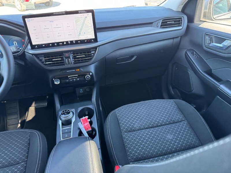 Ford Escape Vehicle Full-screen Gallery Image 16