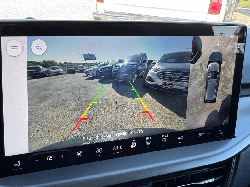 Ford Escape Vehicle Full-screen Gallery Image 25