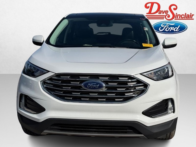 Ford Edge Vehicle Full-screen Gallery Image 02