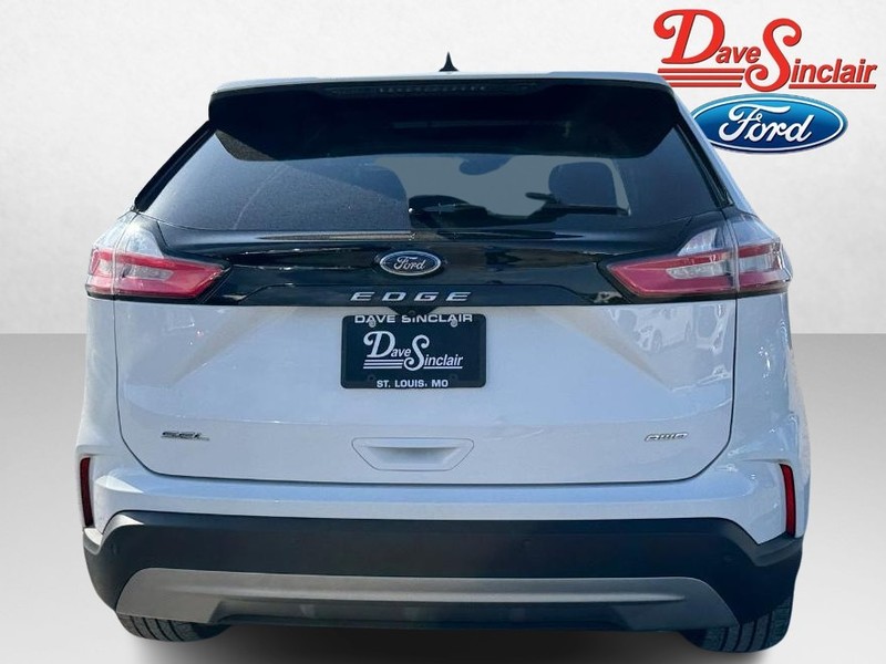 Ford Edge Vehicle Full-screen Gallery Image 08