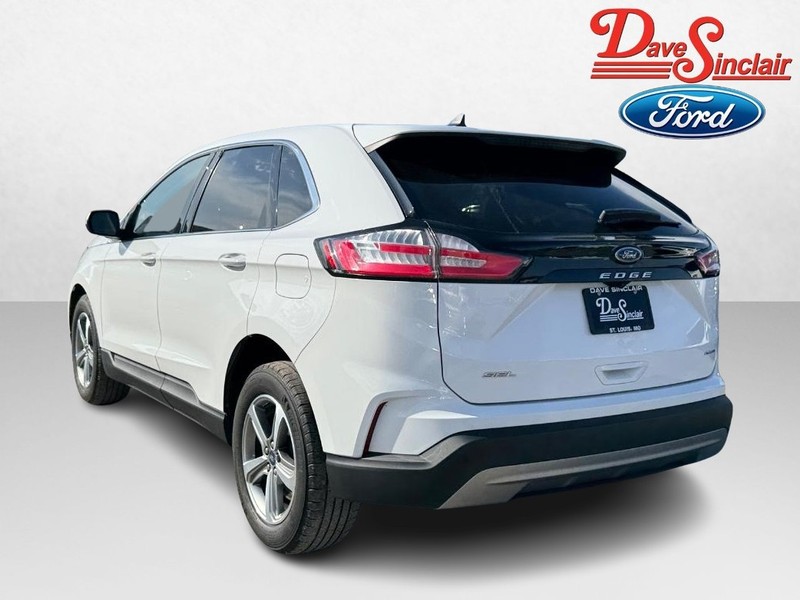 Ford Edge Vehicle Full-screen Gallery Image 09