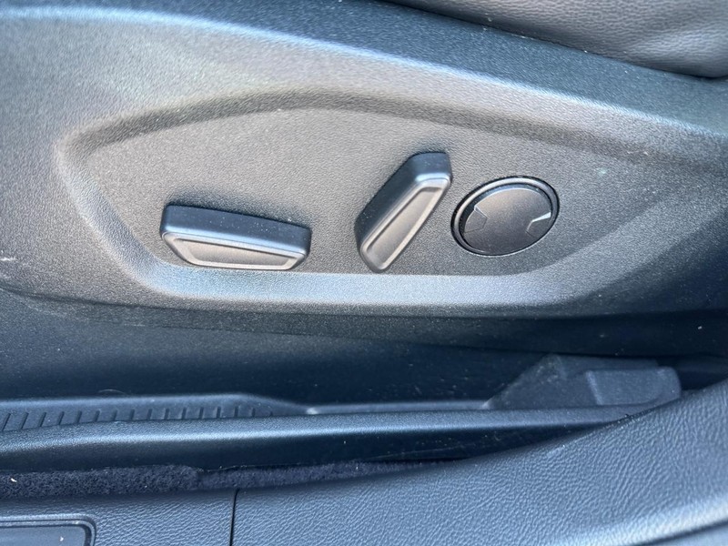 Ford Edge Vehicle Full-screen Gallery Image 18